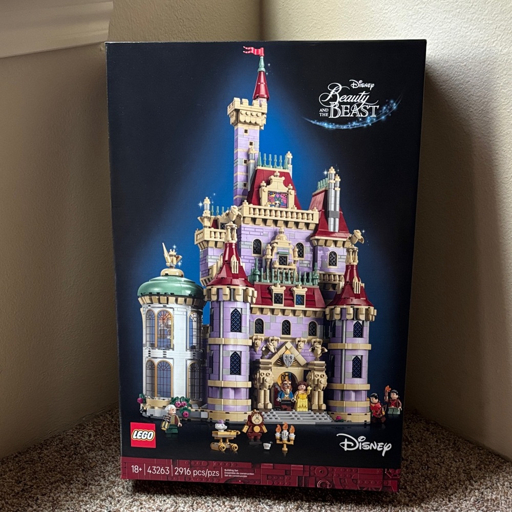 LEGO Disney Beauty and the Beast Castle Set NIB #43263